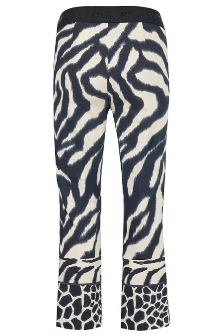 Robell – Joella 09-Cropped Bootleg Trouser in Bold Black/Taupe Print (53466-5662)