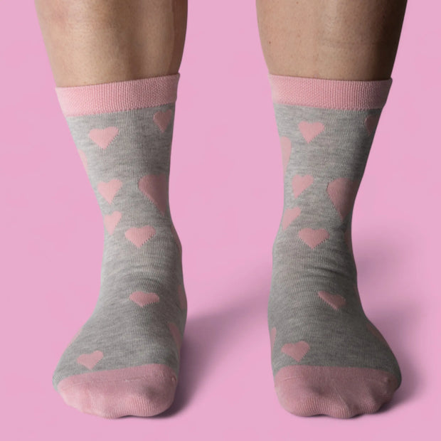 Jess & Lou - Light Grey with Pink Hearts Ladies Bamboo Socks (BW151)