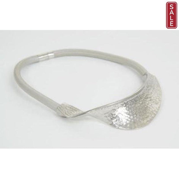 STRATA - Stella Light Grey Leather Necklace with Pewter Hammered Twist