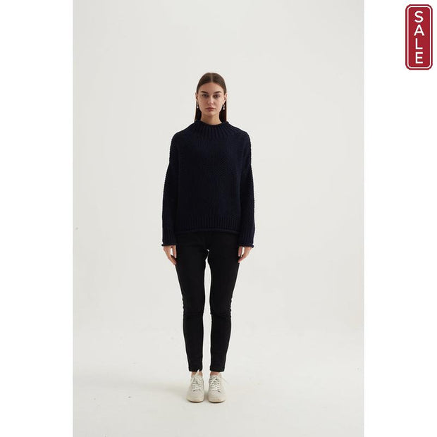 Tirelli - Chunky Knit Jumper with Rolled Hem in Navy (K2730)